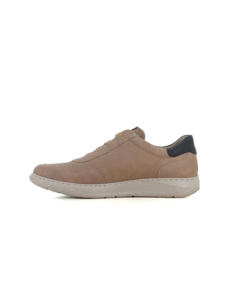 SNEAKERS USED
