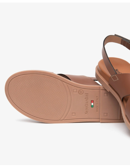 SANDALO BASSO INCROCIO PELLE